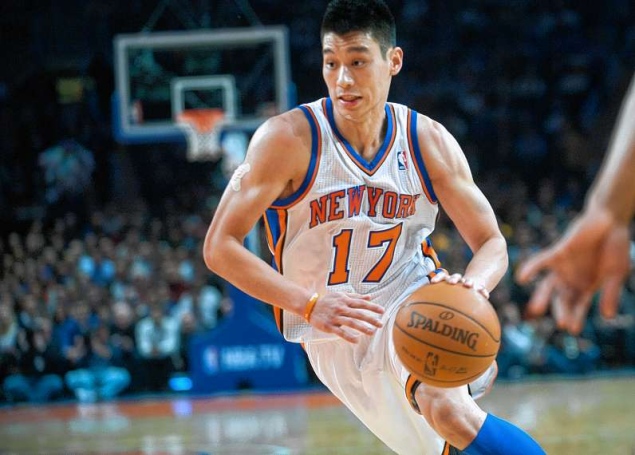 Jeremy Lin Driving to the Hole Photo
