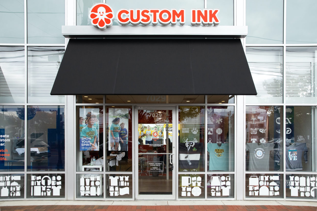 7 Reasons to Visit a Custom Ink Store or Make a Virtual Appointment